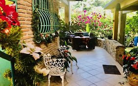 Casa Cereza Apartments